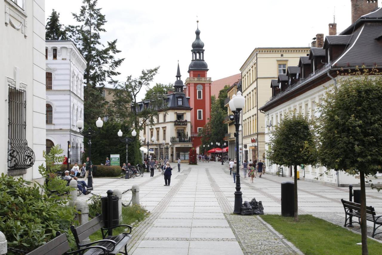 Apartamento Jodla I Modrzew Jelenia Góra Exterior foto